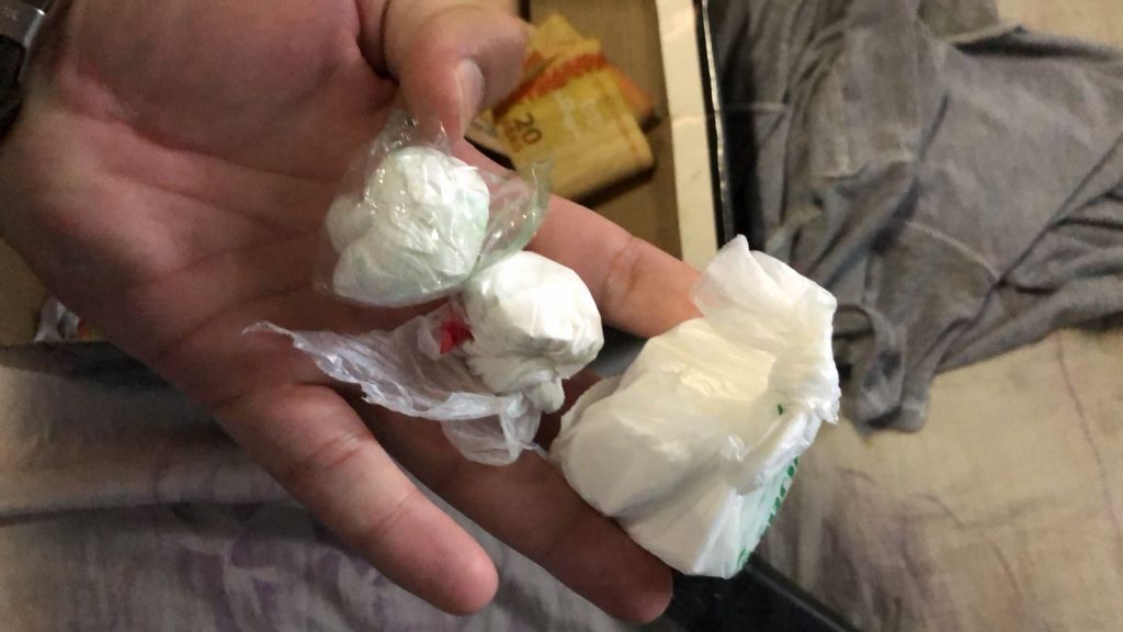 Policiais civis apreendem drogas e dinheiro em residência de suspeito de tráfico em Corumbá