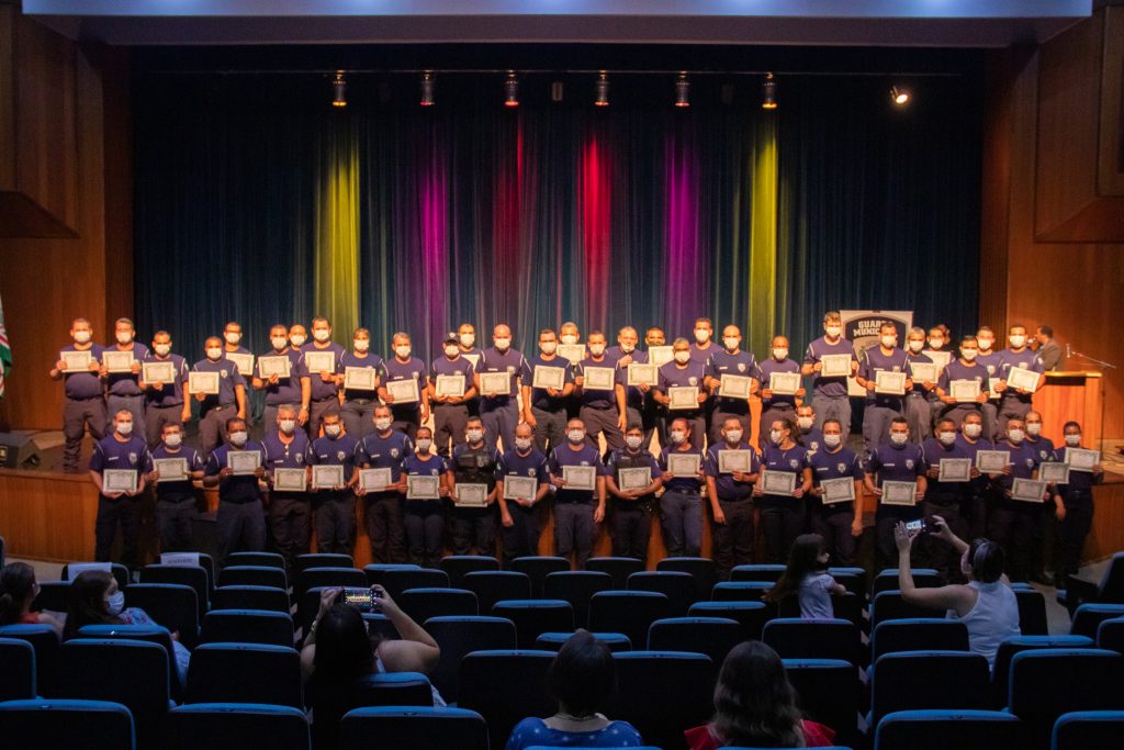 Toledo – GM’s recebem certificados em cerimônia no Teatro Municipal