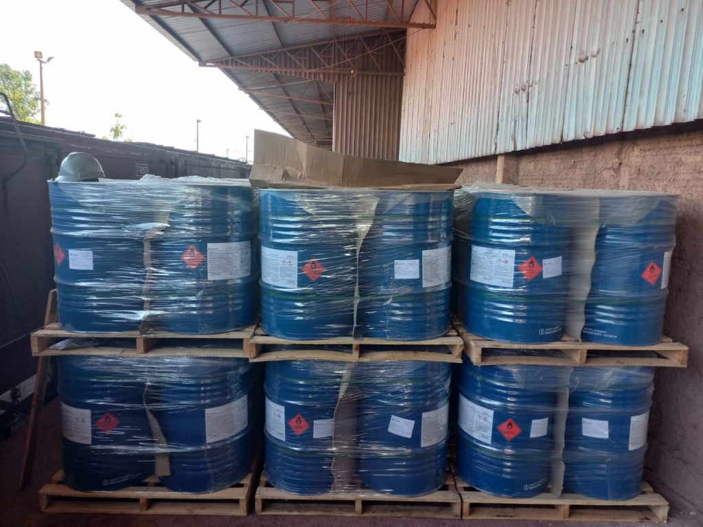 Polícia Federal apreende 56 mil litros de acetato de etila em Corumbá/MS