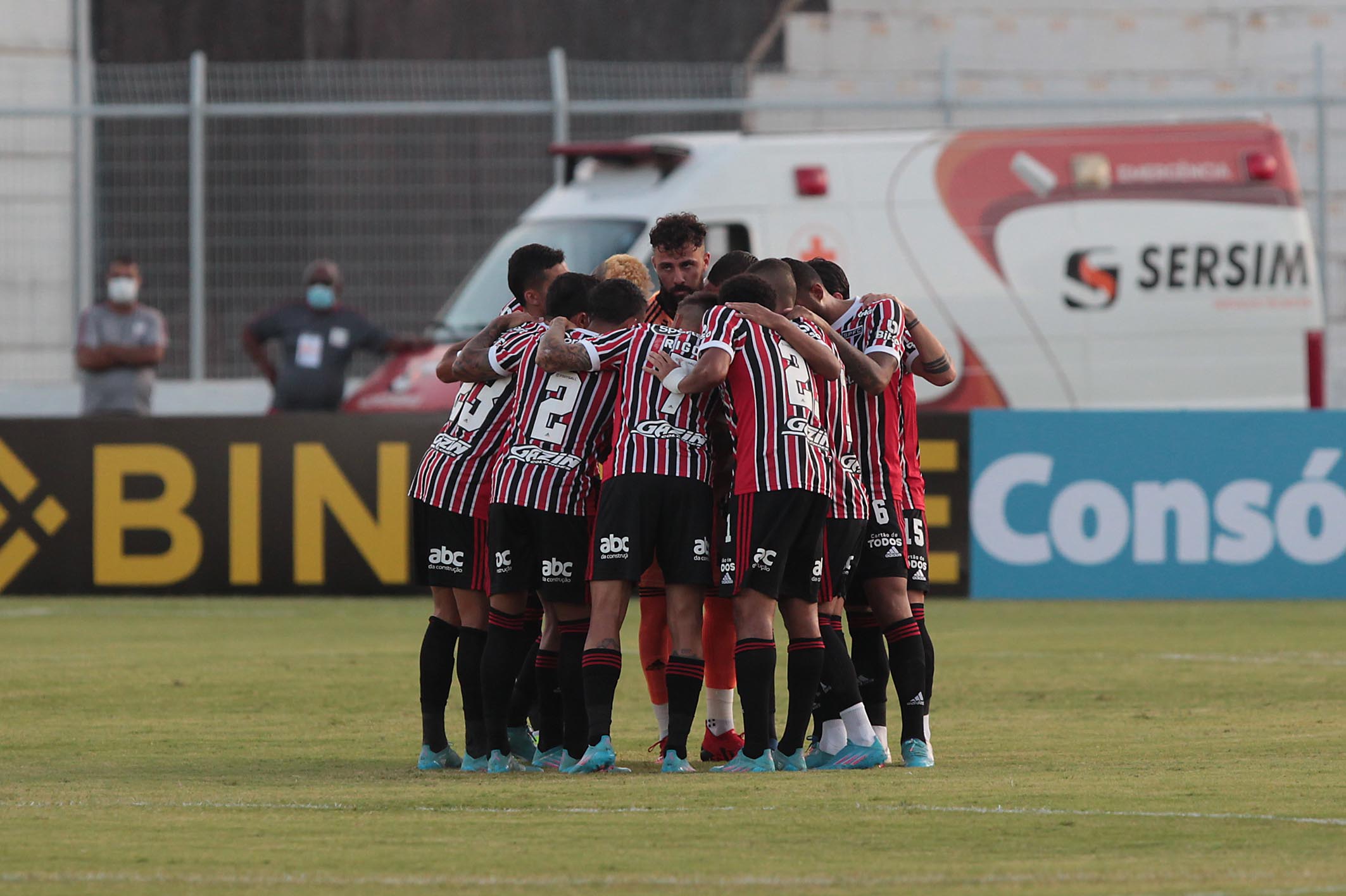 No primeiro clássico da temporada, São Paulo visita o Santos