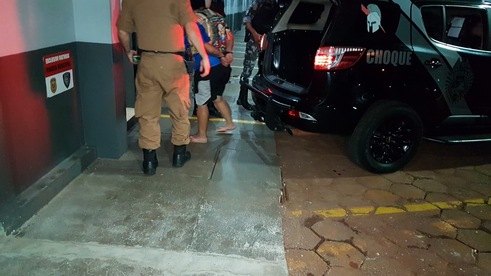 Mulher de 30 anos é presa com porções de crack e maconha no Bairro Alto Alegre, em Cascavel
