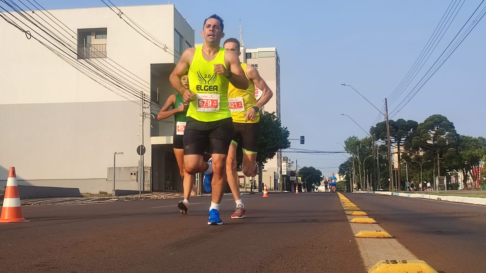 Mais de 700 corredores participam de corrida em Cascavel