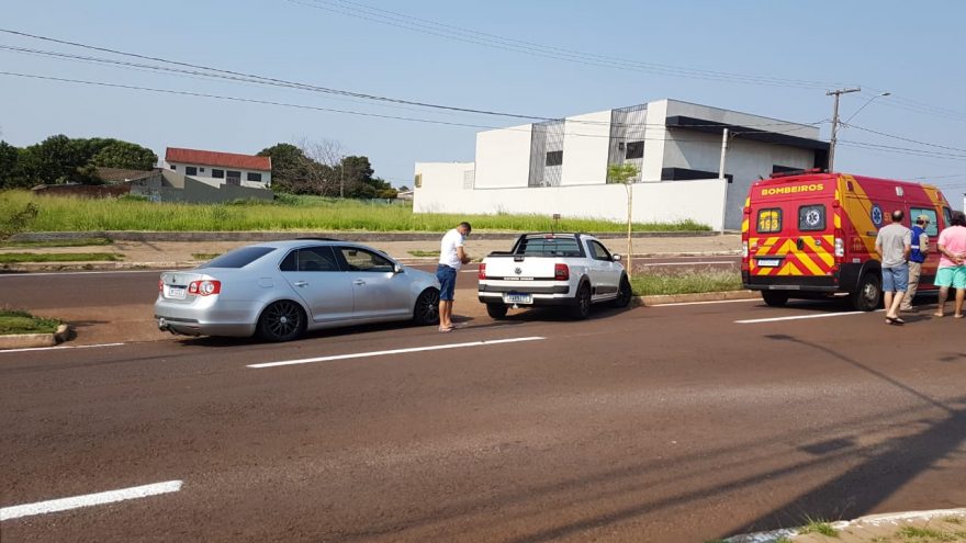Gestante é socorrida após colisão de trânsito
