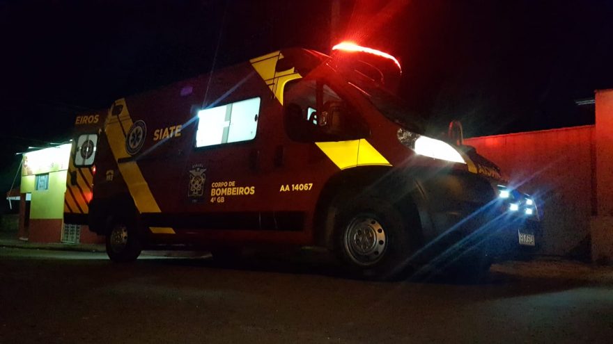 Homem de 76 anos é socorrido após sofrer queda no Bairro Periolo