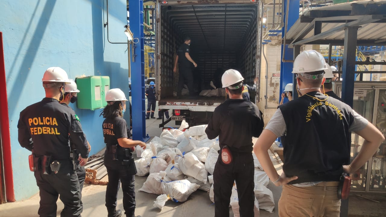 PF incinera 2,5 toneladas de drogas em Três Lagoas/MS