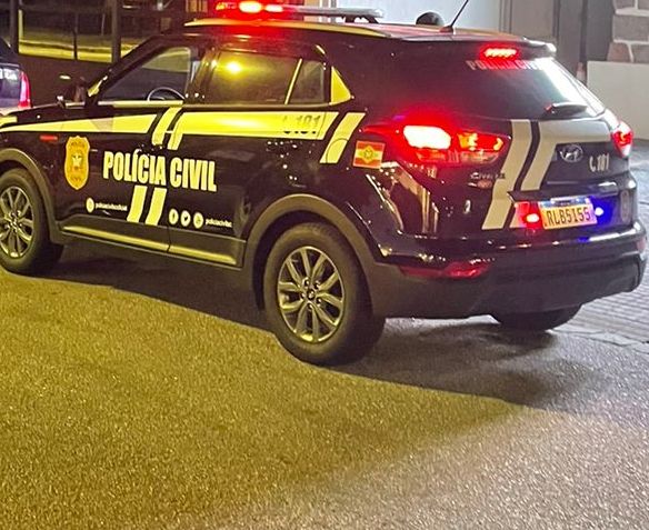 Polícia Civil realiza fiscalização em casas noturnas de Florianópolis
