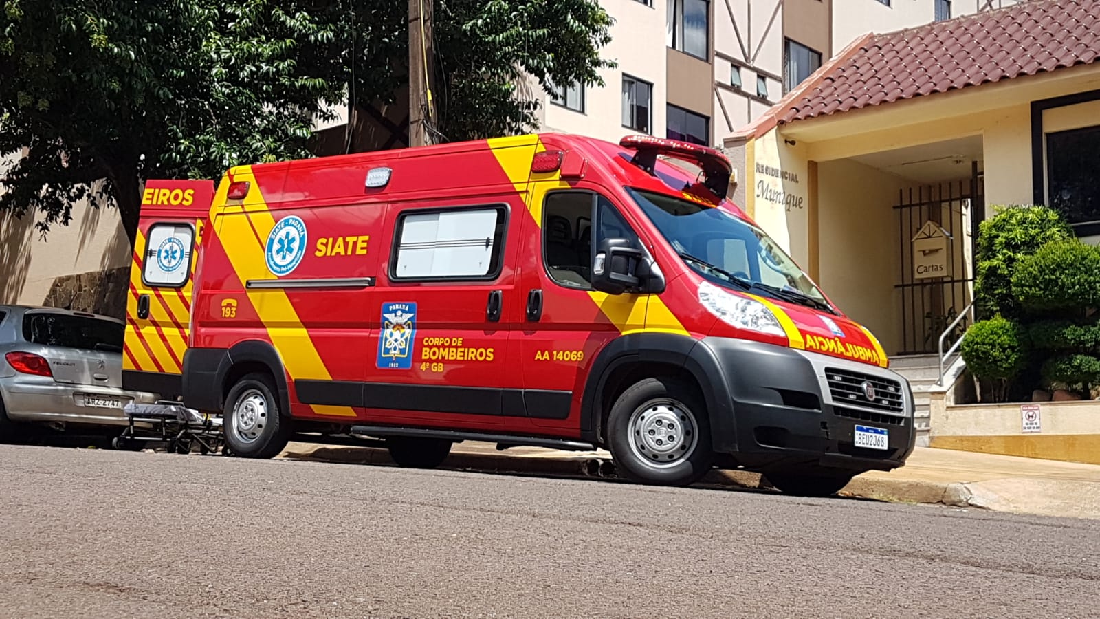 Idosa fica ferida ao sofrer queda em imóvel na Rua Curitiba