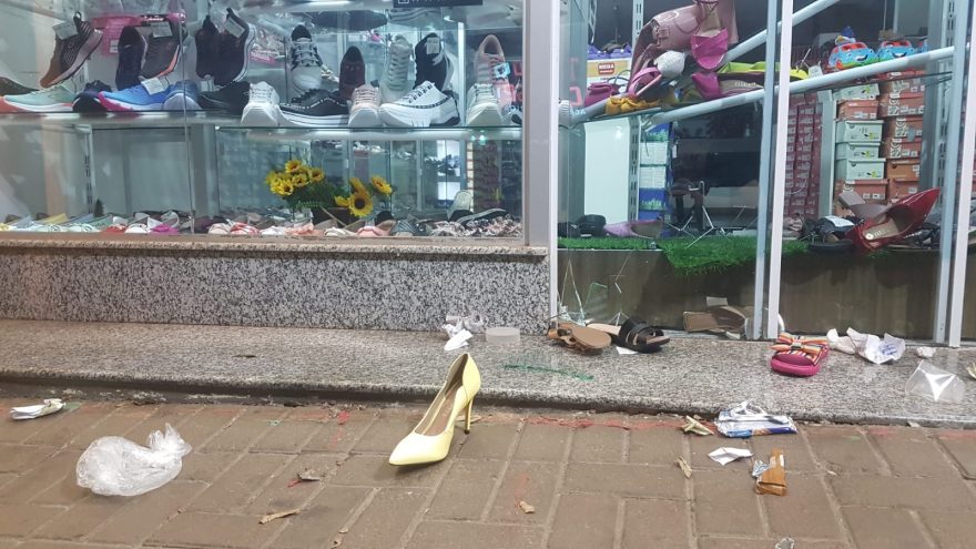Loja de calçados é arrombada no Centro