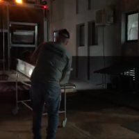 Imagem referente a Corpo de homem baleado no Bairro Brasília chega ao IML; Vítima usava tornozeleira eletrônica