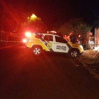 Imagem referente a Tentativa de quadruplo homicídio: Conforme PM, homem chegou na casa da ex e atirou contra ela e outras três pessoas