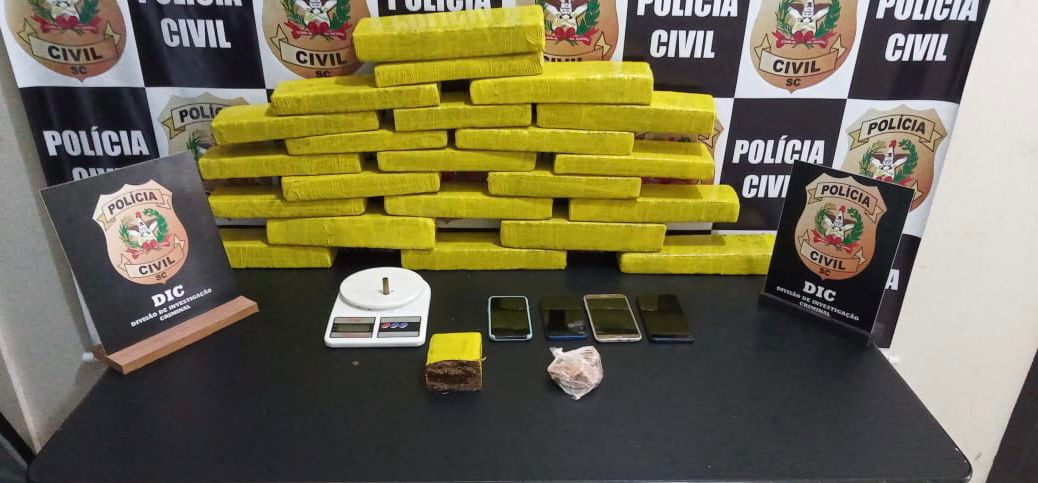 Polícia Civil efetua prisão em flagrante e apreende drogas em Blumenau