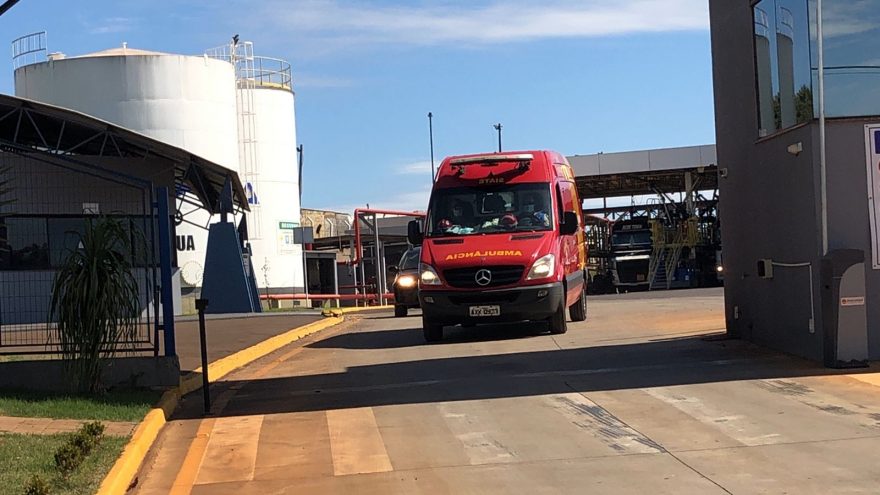 Trabalhador é socorrido após sofrer queda em empresa às margens da BR-277
