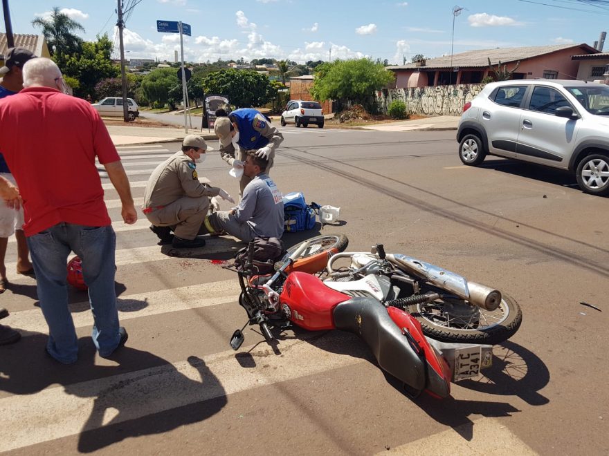 Motociclista fica ferido após se envolver em colisão com carro no Bairro Santa Cruz