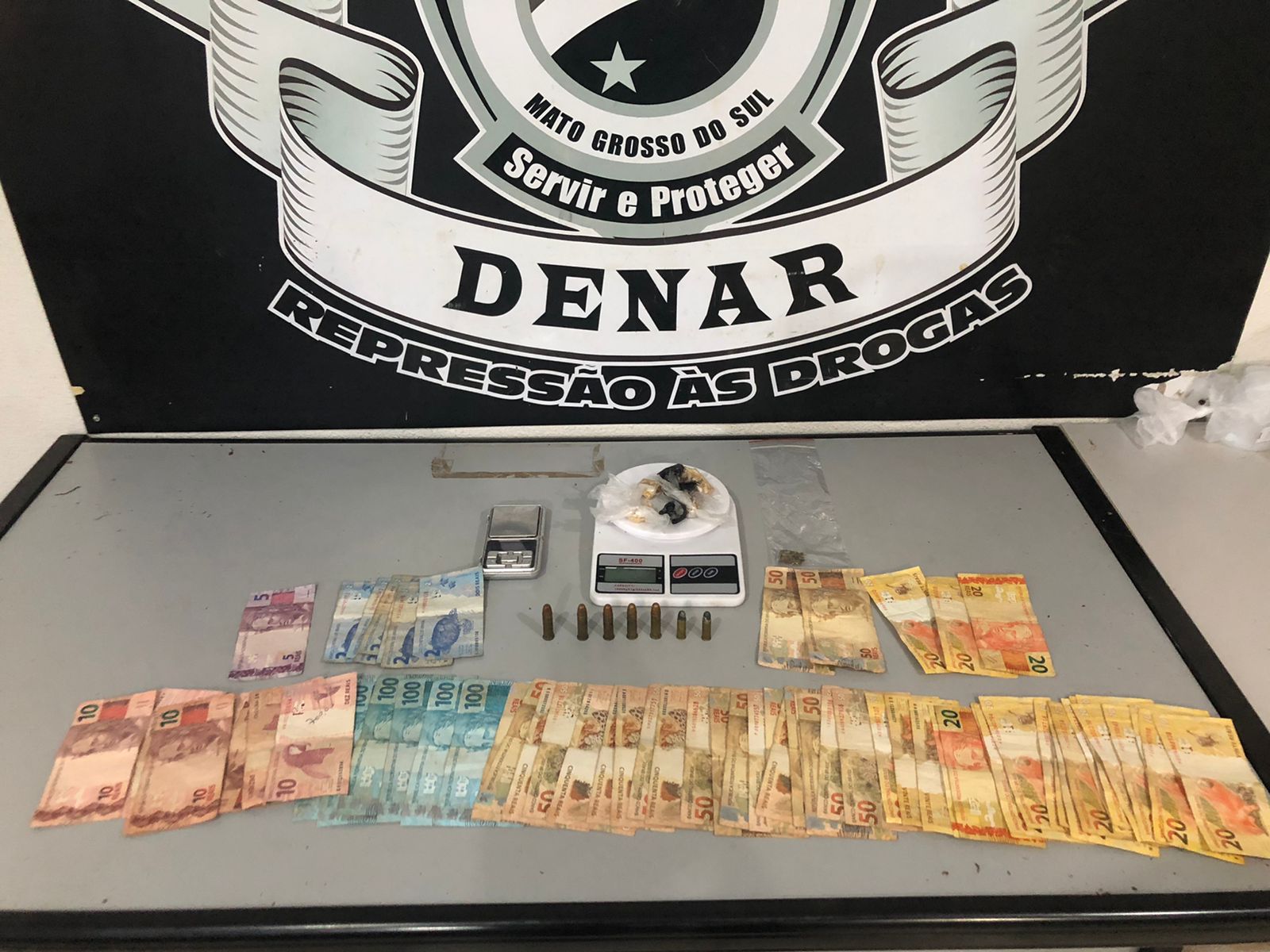 Polícia Civil prende três suspeitos de tráfico de drogas no bairro Tiradentes em Campo Grande