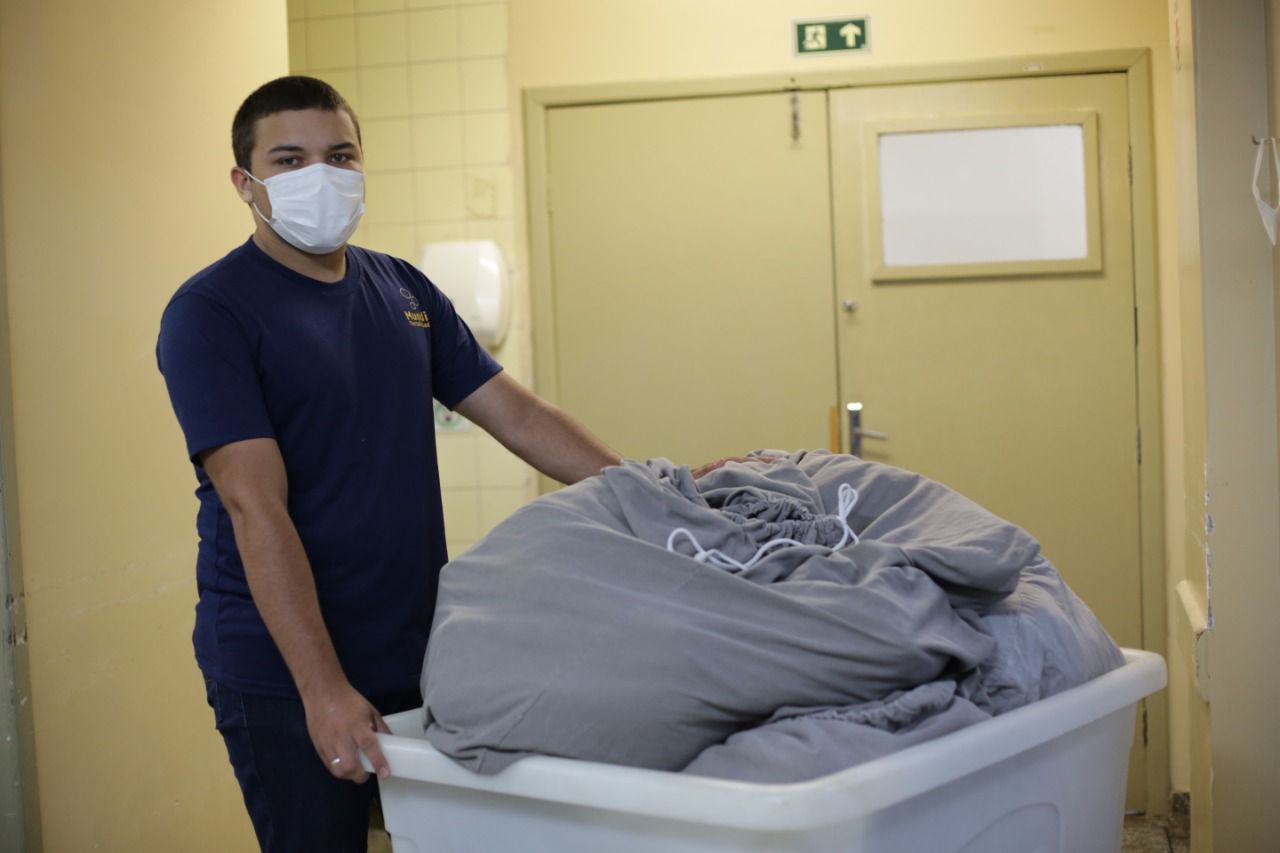 Auxiliar de Serviços Gerais: profissional fundamental para atendimento e humanização do Huop