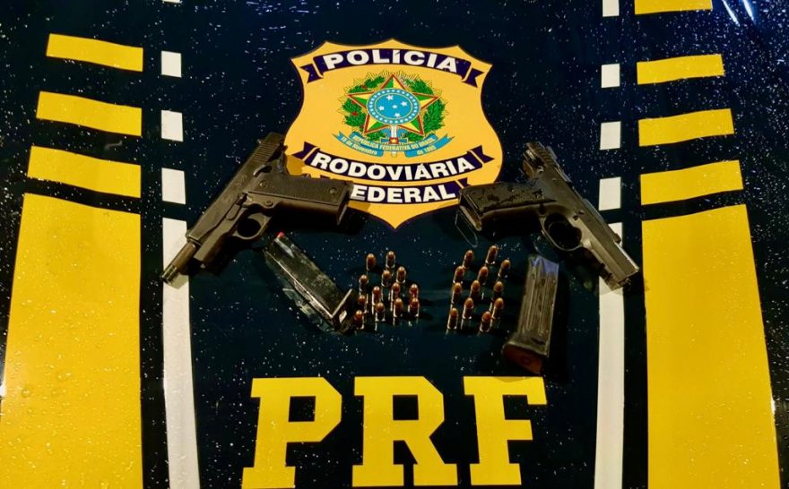 PRF apreende 2 pistolas municiadas em Céu Azul
