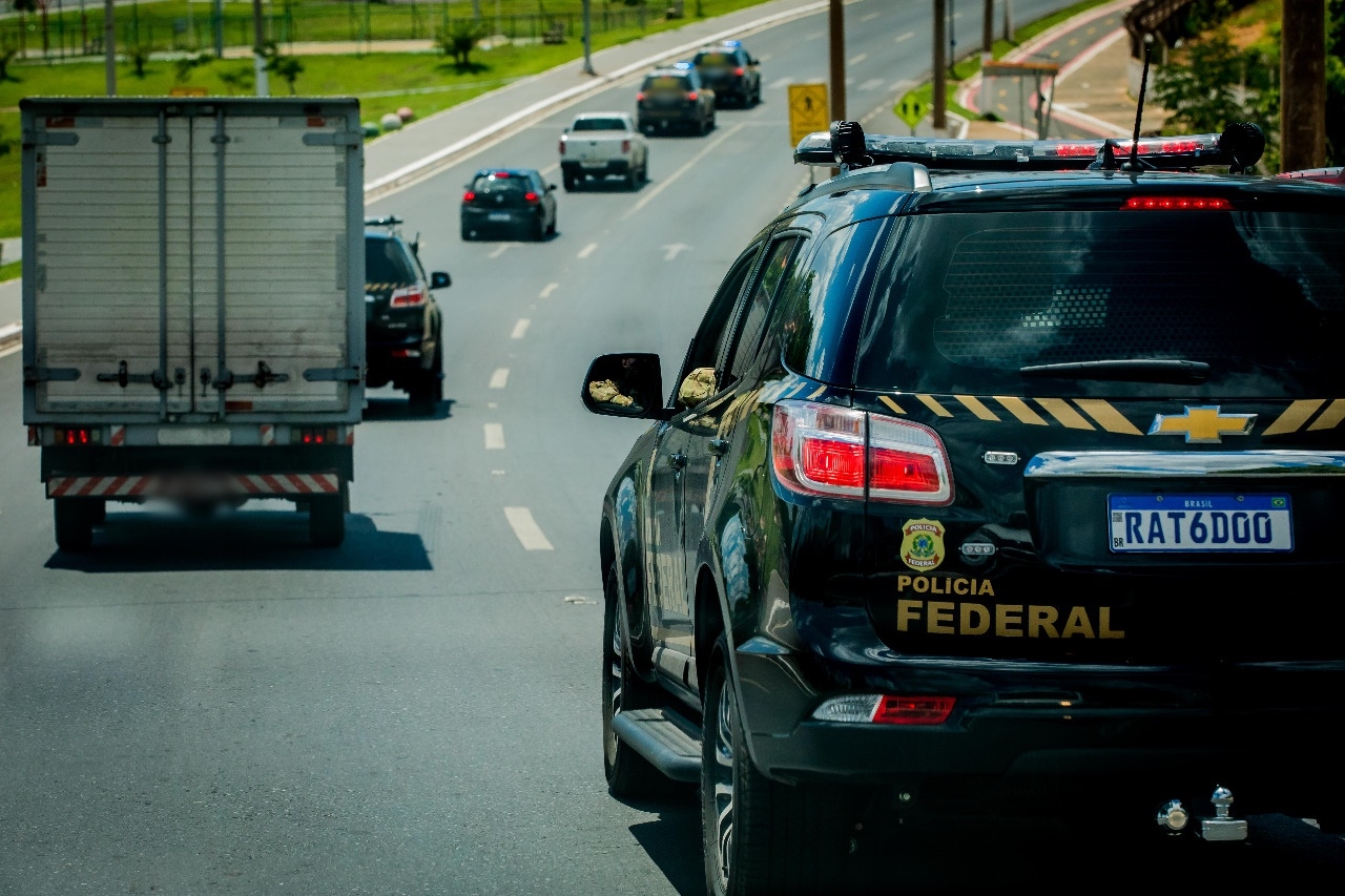 Polícia Federal prende quadrilha especializada em furto de armas de agências bancárias