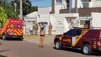 Cárcere no Pioneiros Catarinenses: Portão de imóvel é aberto e oficiais negociam libertação de mulher