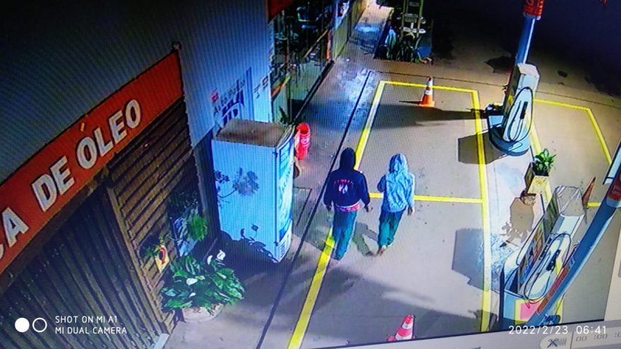 Câmera de segurança flagra ação de criminosos em Toledo
