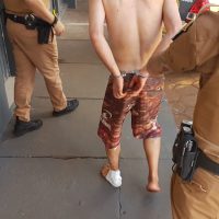 Imagem referente a Homem que fez a companheira refém em residência no Pioneiros Catarineses é levado à Delegacia