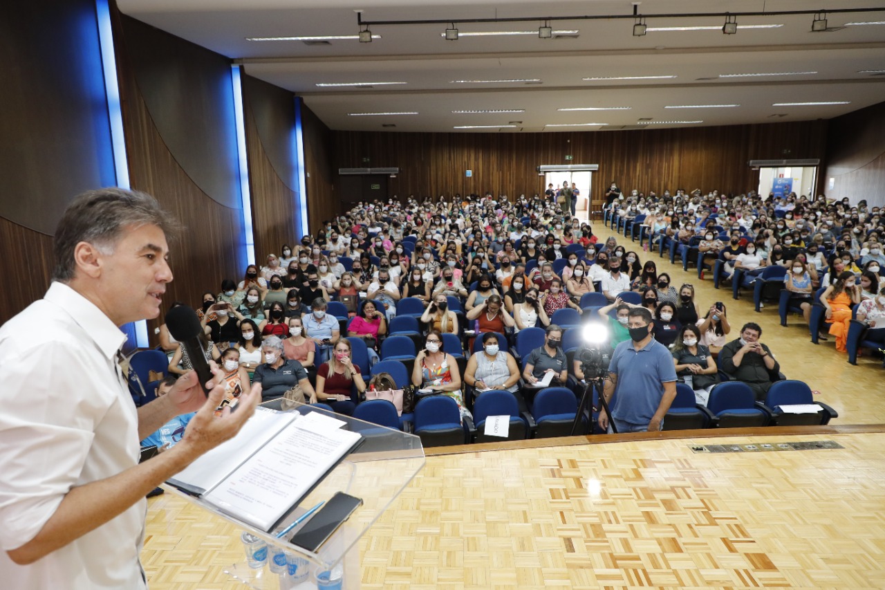 “É necessário debater um plano nacional de educação”, diz Paranhos