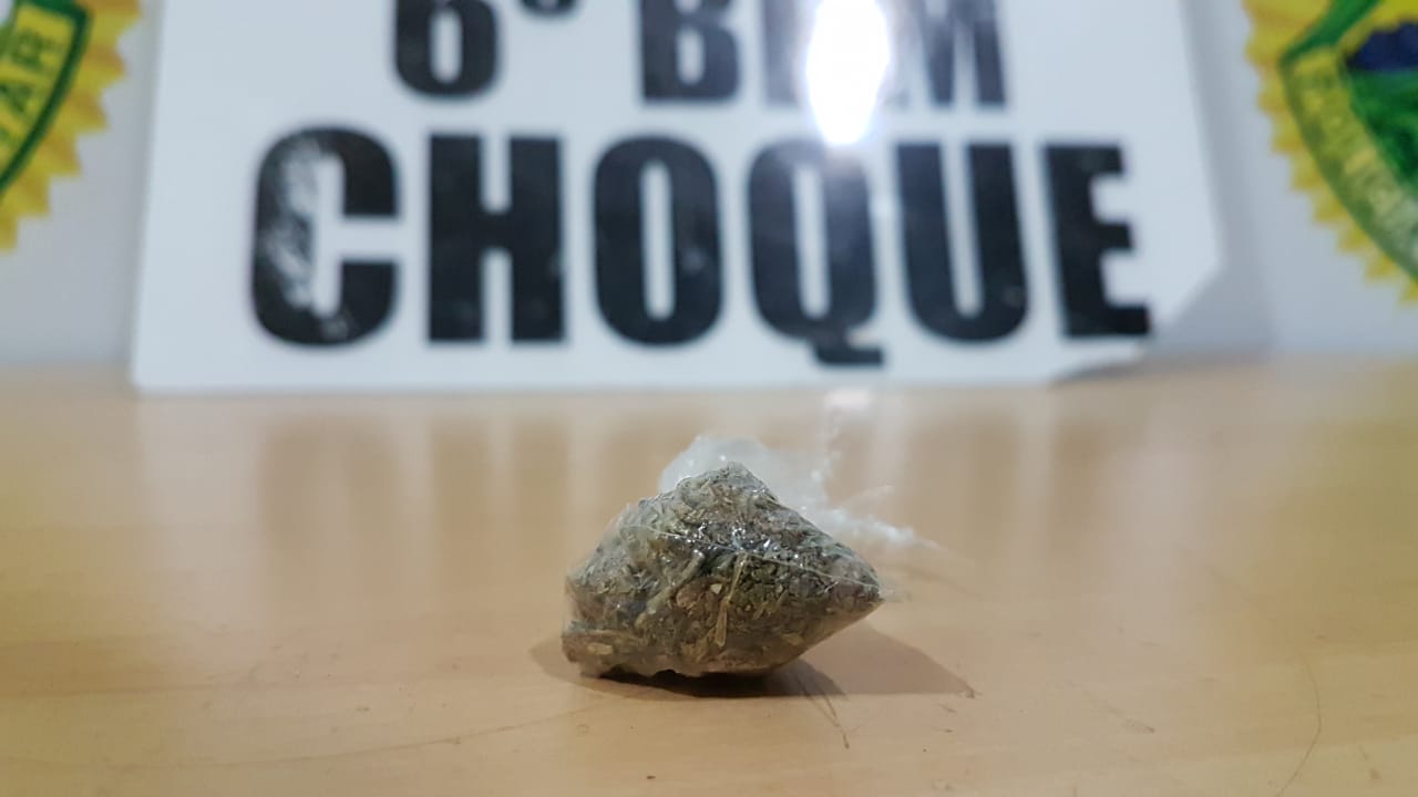Adolescente é apreendido portando pouco mais de um grama de maconha
