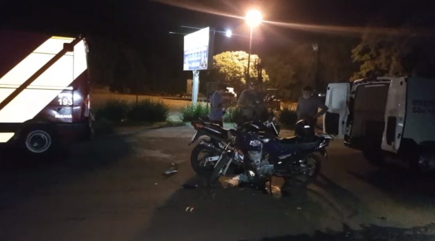 Colisão frontal envolvendo duas motocicletas é registrada na marginal da BR-277