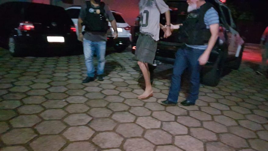 DH prende suspeitos de atearem fogo em residência no Bairro Coqueiral; Uma mulher morreu no incêndio