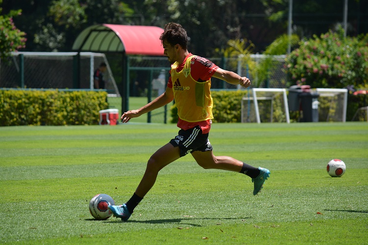 São Paulo se reapresenta e treina para enfrentar o Água Santa