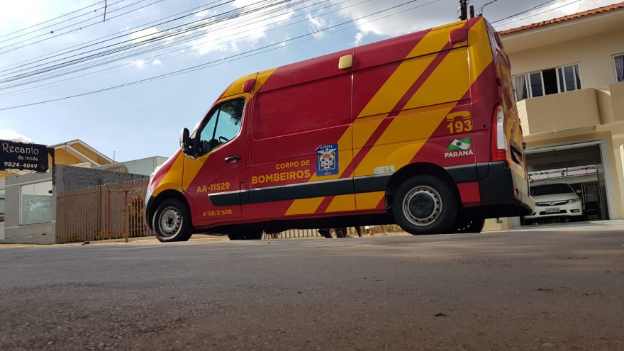 Adolescente fica ferido em acidente na esquina da Rua Manaus com a Rua Guaíra