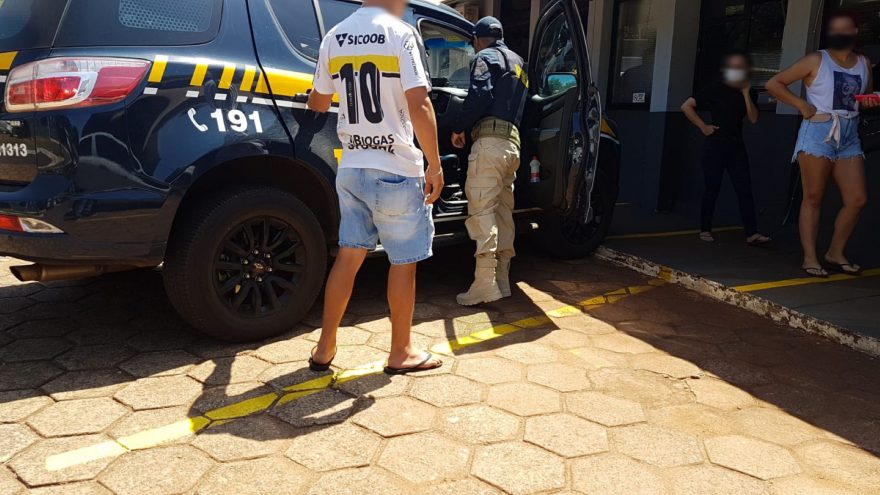 Com sinais de embriaguez, homem é detido após abordagem na PRF às margens da BR-277
