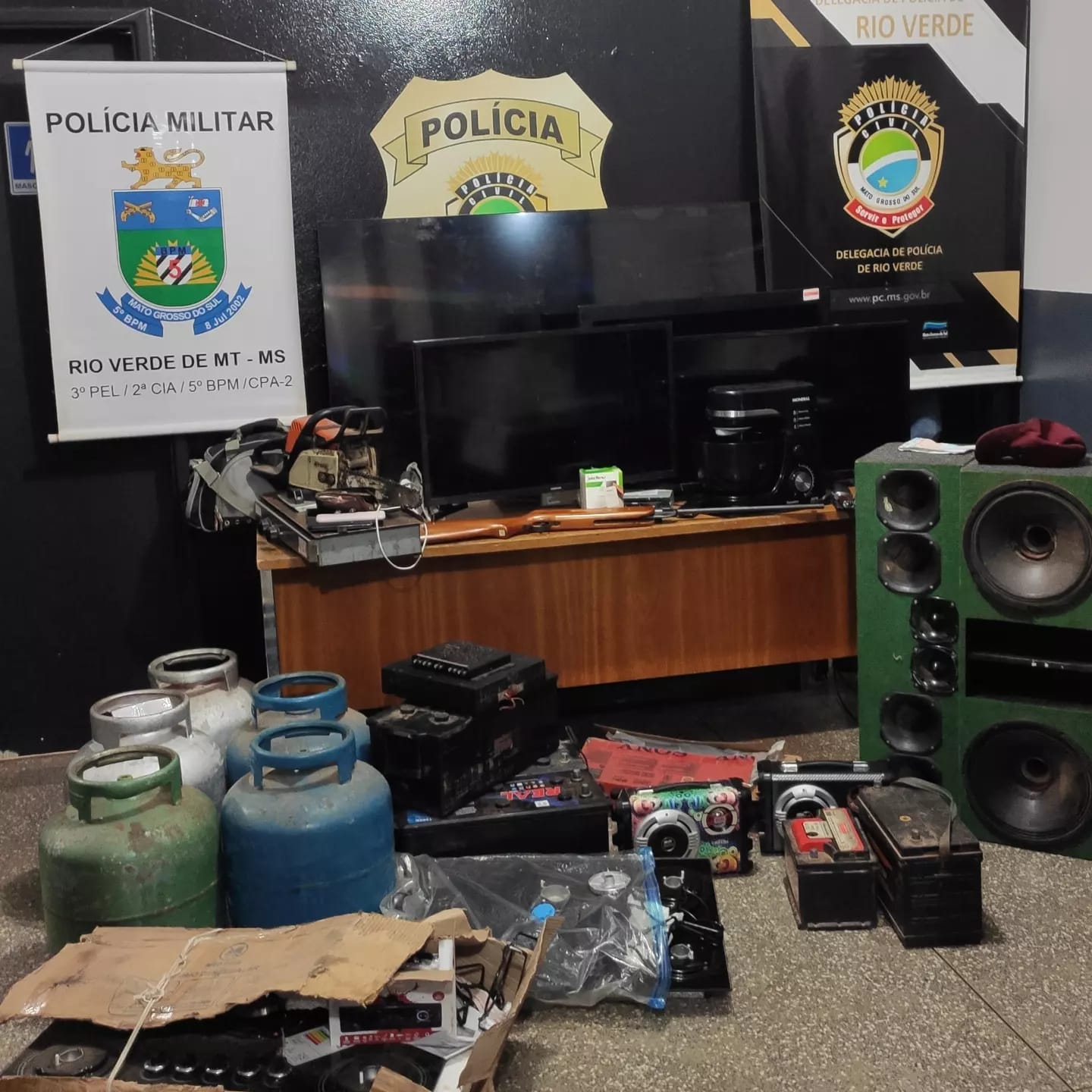 Polícia Civil, com apoio da Polícia Militar, realiza operação contra furtos em Rio Verde