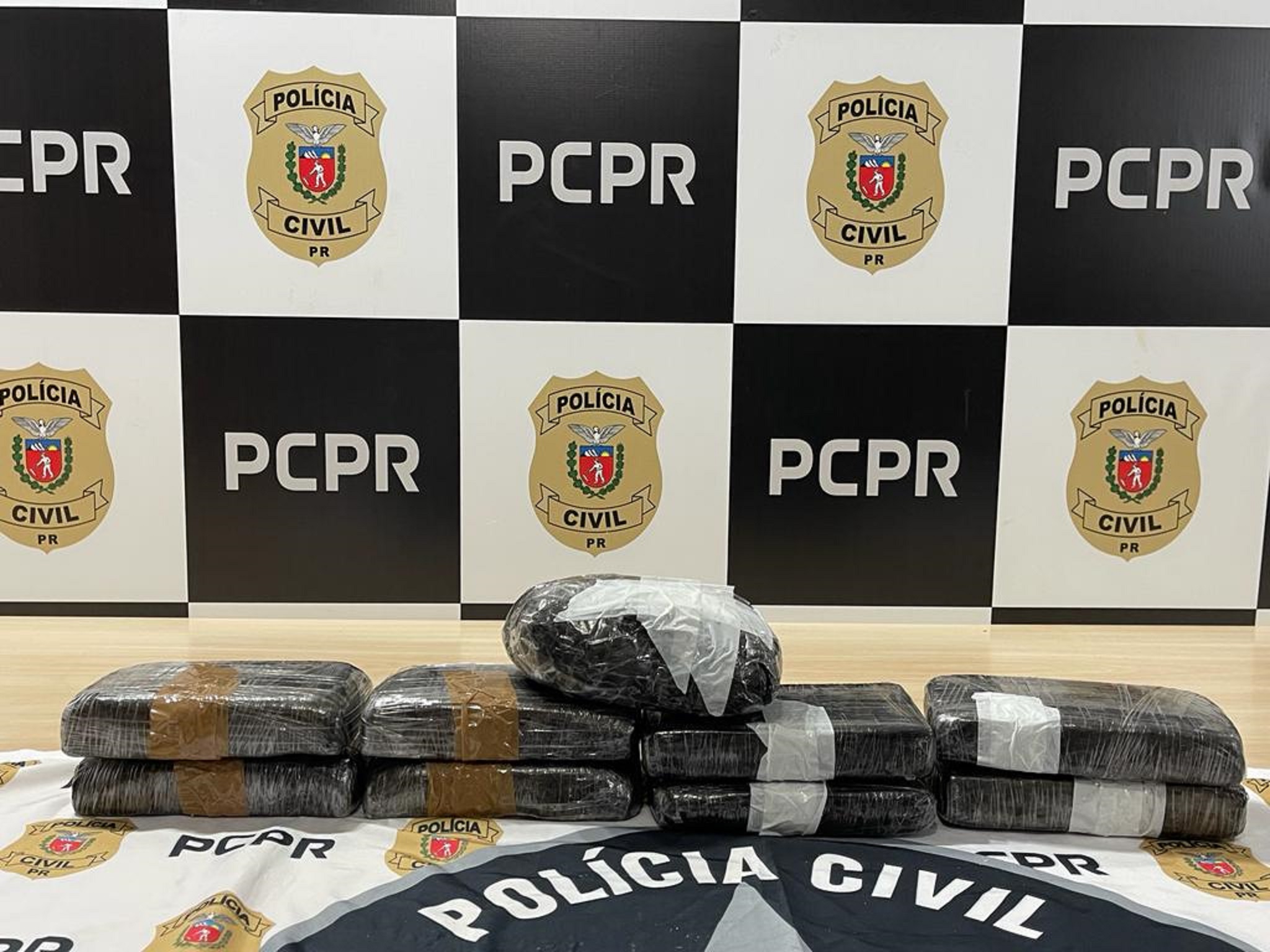 Denarc com apoio da PRF apreende 5,3 quilos de cocaína e 4,2 quilos de crack