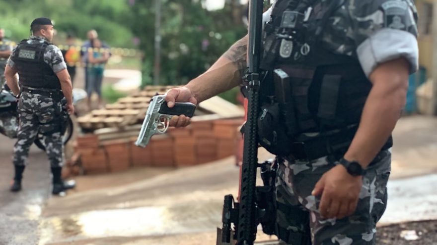 Homem mata ex esposa e tenta suicídio