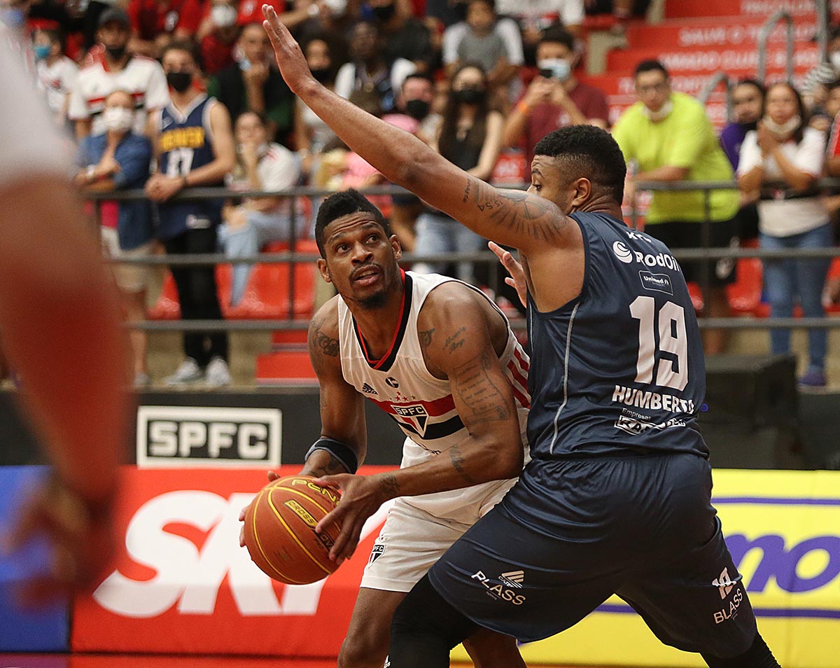 Contra o Caxias, Basquete Tricolor inicia sequência de jogos em casa