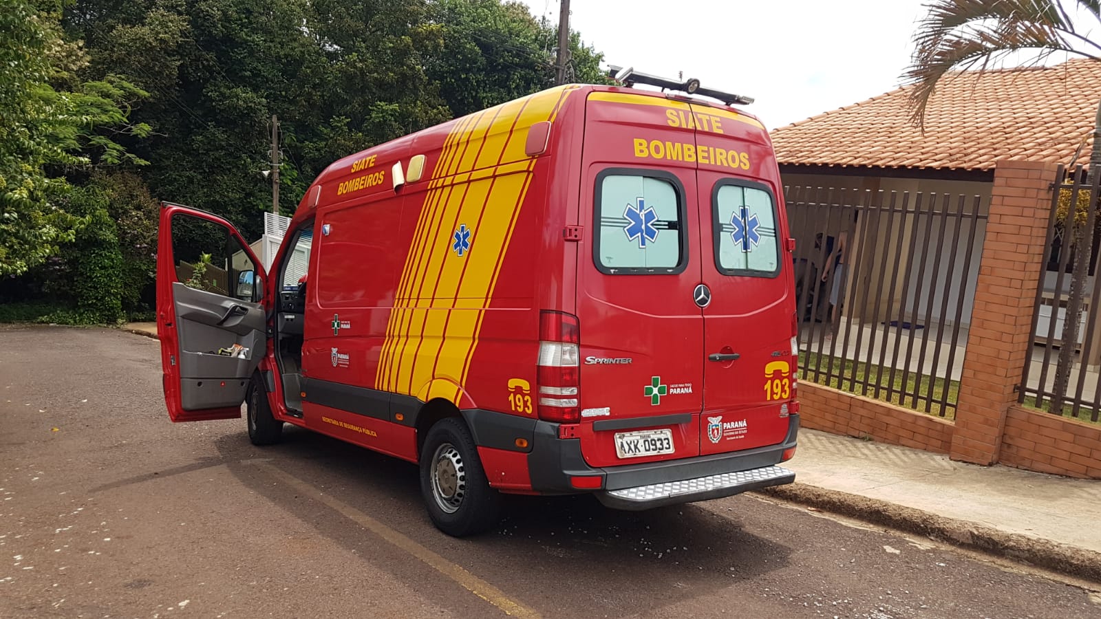 Homem de 32 anos é socorrido pelo Siate com ferimento causado por objeto cortante, no Cancelli