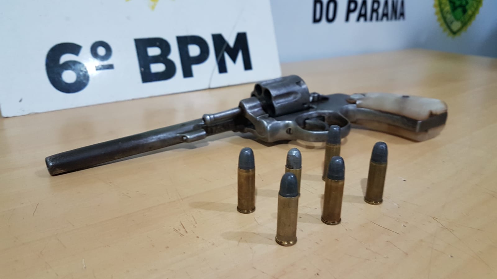 Arma é apreendida após discussão entre dois homens por conta de dívida