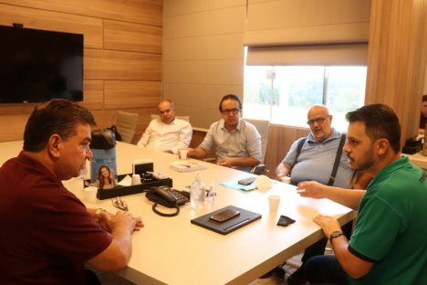 Onofre confirma investimento de R$ 75 milhões para Arapongas Imagem referente a Onofre confirma investimento de R$ 75 milhões para Arapongas