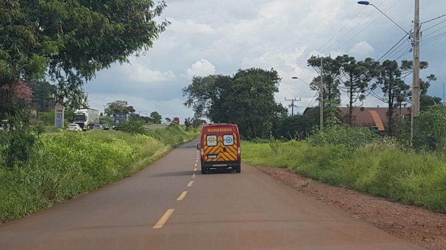 Enquanto limpava o quintal, idosa é atingida por graveto e rompe varizes