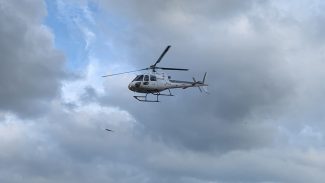 Vítima de grave acidente em Guaraniaçu é trazida de helicóptero até o Hospital Universitário