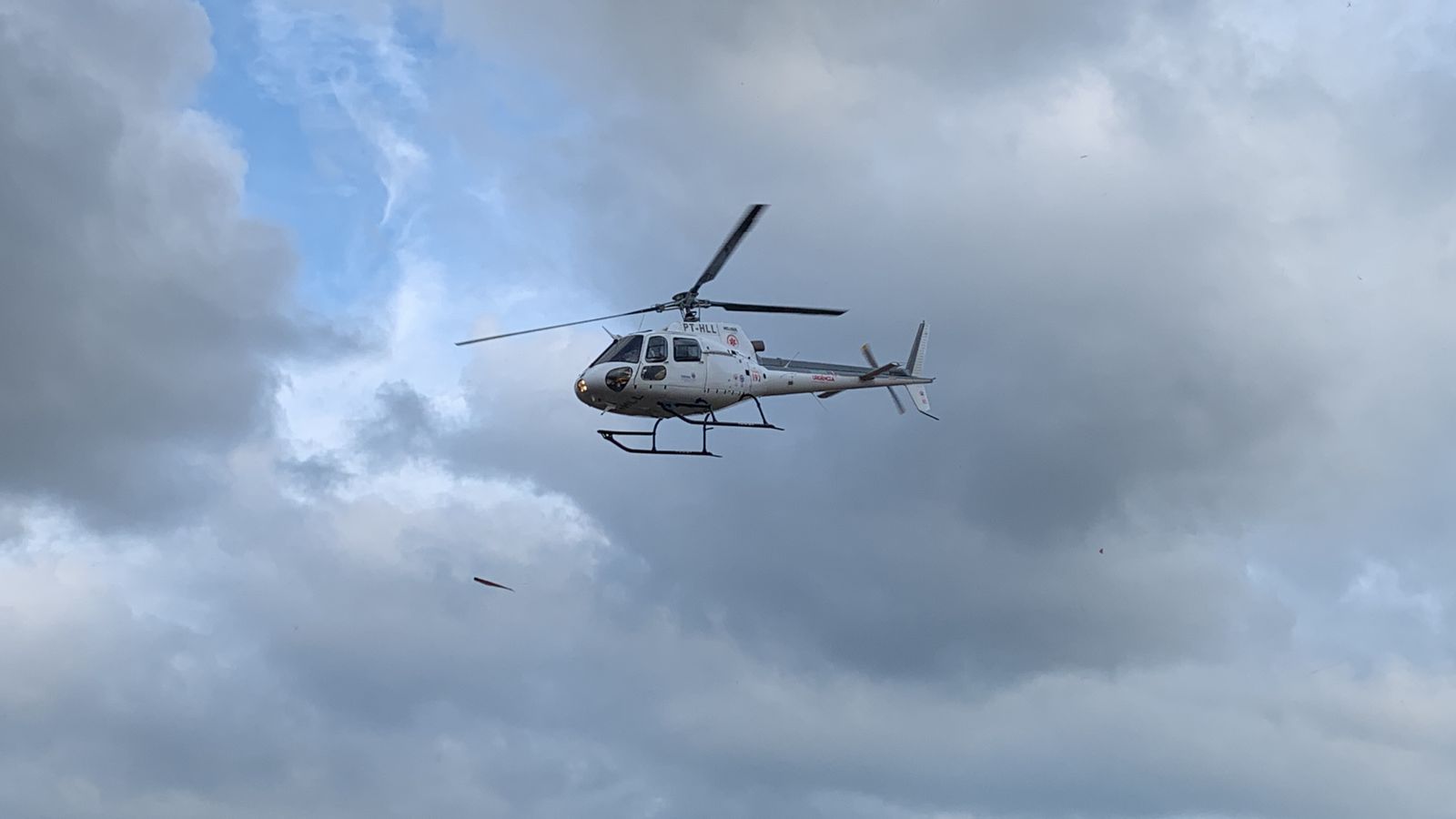 Vítima de grave acidente em Guaraniaçu é trazida de helicóptero até o Hospital Universitário