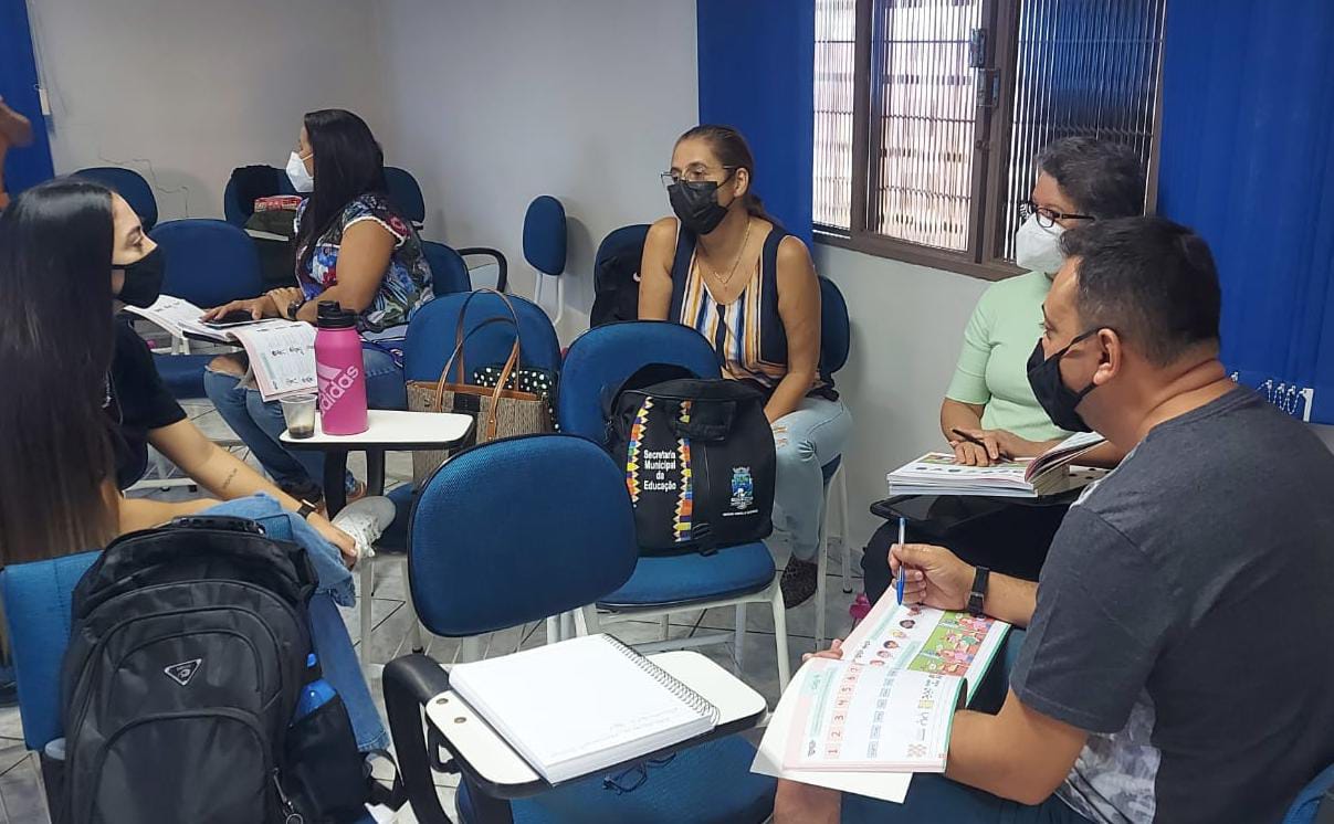 Aulas de inglês começam no dia 14 de março na rede municipal