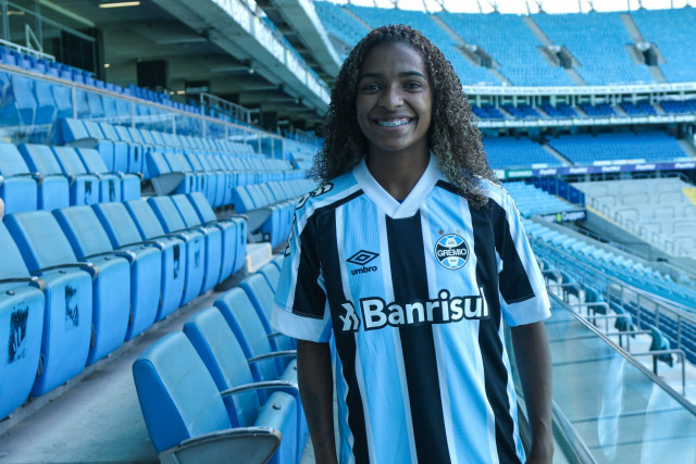 Reforço das Gurias Gremistas, atacante Luany responde perguntas da torcida 