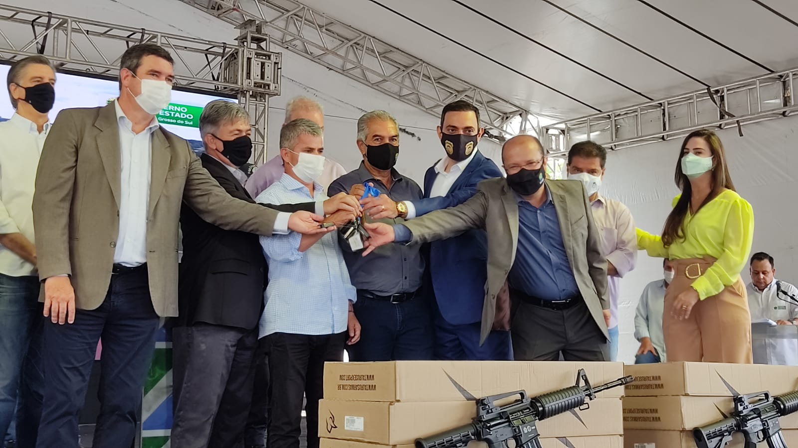 Polícia Civil recebe viaturas e armamentos do Governo do Estado