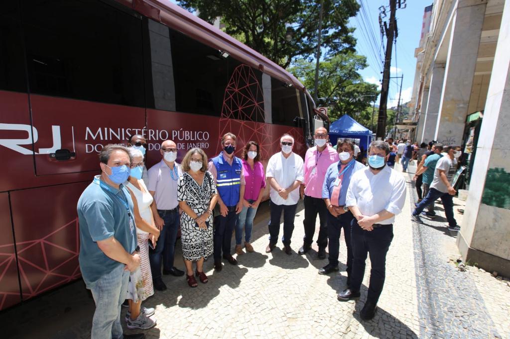 MPRJ e Detran-RJ inauguram posto móvel para emissão de documentos em Petrópolis