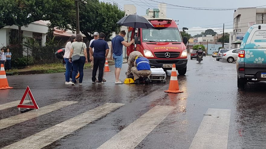 Ciclista fica ferido após colisão com carro no Parque São Paulo