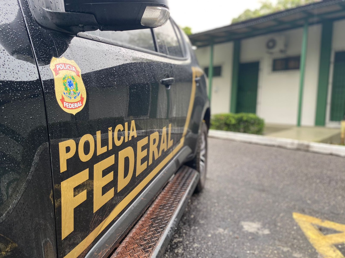 Polícia Federal apreende ônibus clandestino com imigrantes ilegais em Corumbá/MS