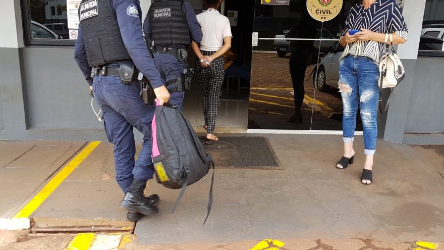 Dupla suspeita de assalto em Nova Laranjeiras é abordada no Bairro Periolo, em Cascavel