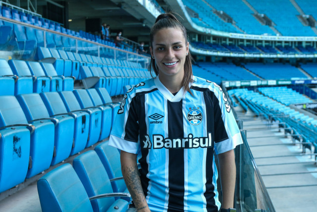 Atacante Dani Ortolan, reforço do Grêmio para temporada, responde perguntas da torcida 