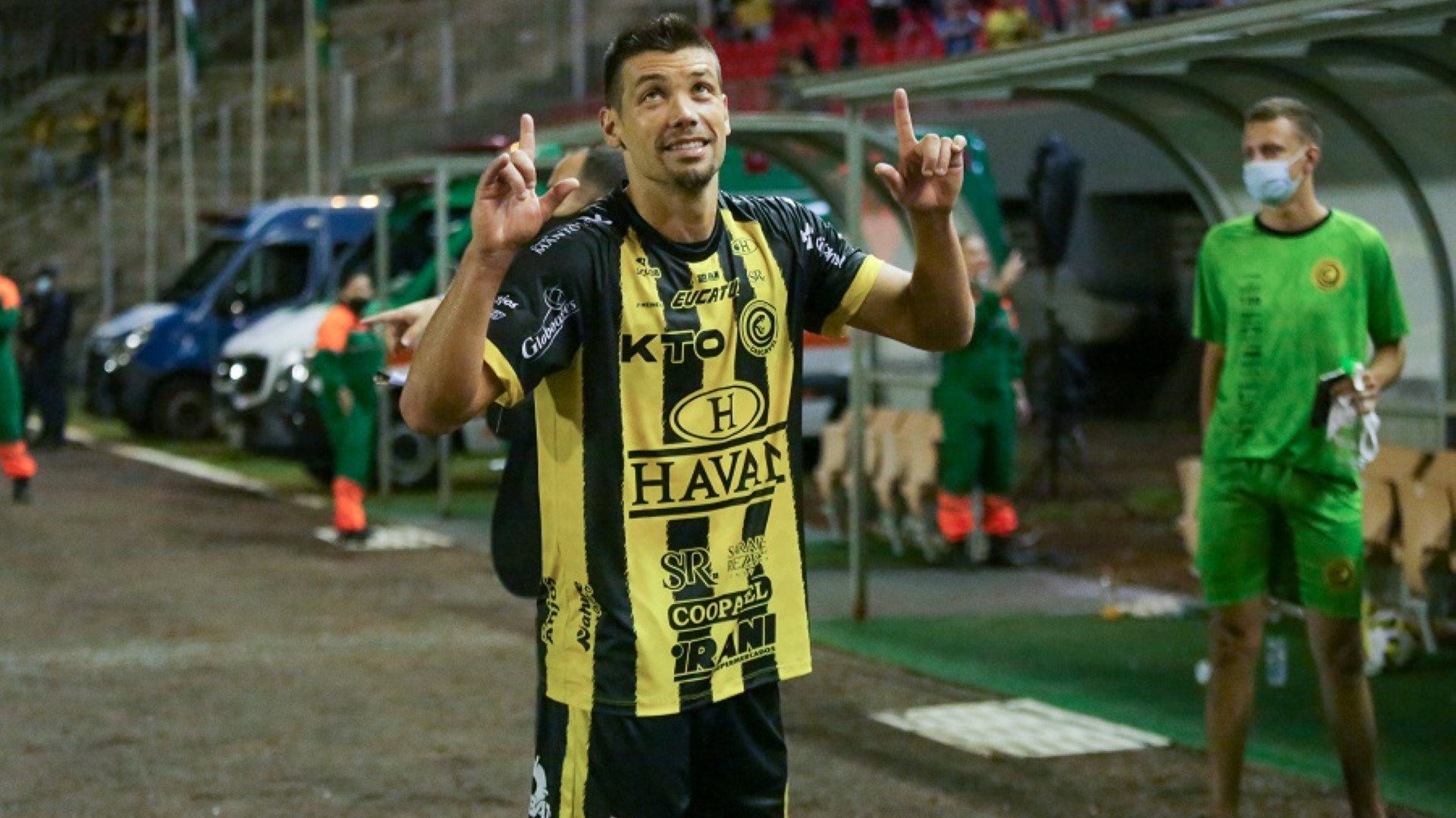 Diego Giaretta, zagueiro do FC Cascavel é destaque na seleção da primeira fase da Copa do Brasil